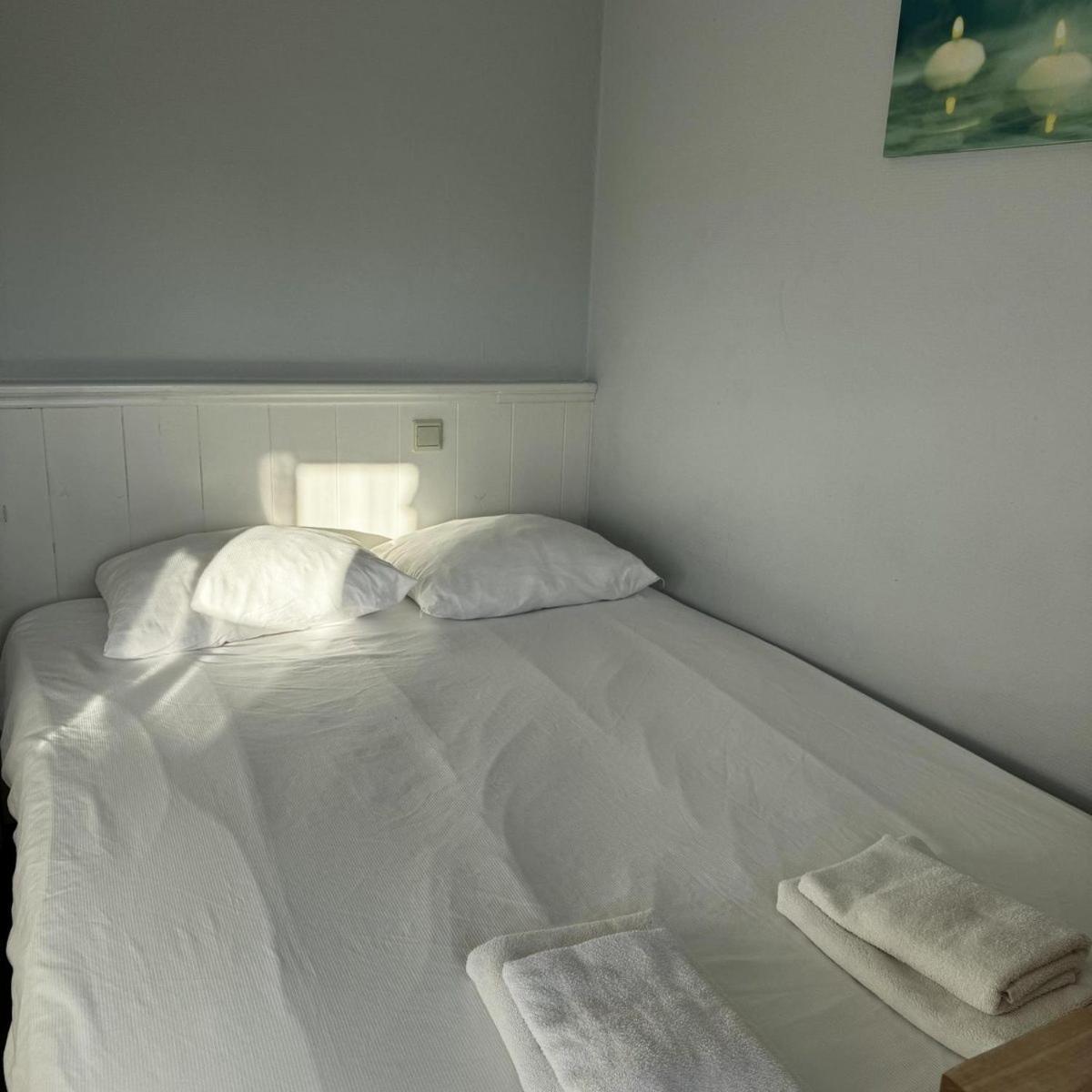 Hotel-Pension Ouddorp Kamer foto