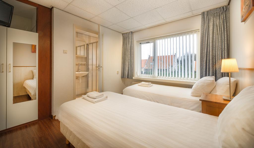 Hotel-Pension Ouddorp Buitenkant foto